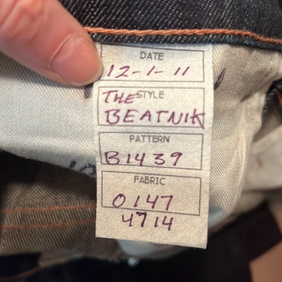 NWT Current/Elliott THE BEATNIK CAROUSEL JEANS
$208 MSRP. Columbus Wash Size 27 - Picture 7 of 15